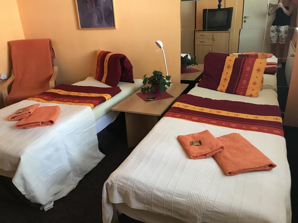 Hotel Bohemia Jicin Luaran gambar