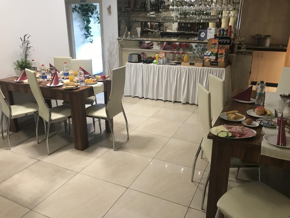 Hotel Bohemia Jicin Luaran gambar
